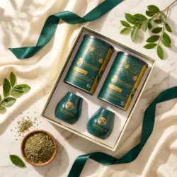 ZESTAW DLA DWOJGA – 2x TUBA YERBA MATE + 2x MATERO + 2x BOMBILLA — kompozycja w słonecznym świetle