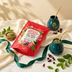 YERBA MATE – HIBISCUS I CZARNA PORZECZKA — kompozycja w słonecznym świetle