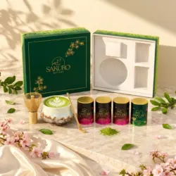Zestaw Startowy 3× Matcha Excellence 40g 1× Matcha Finest 40g / suplement diety — kompozycja w słonecznym świetle