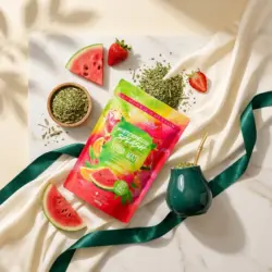 YERBA MATE – WATERMELON SPLASH — kompozycja w słonecznym świetle