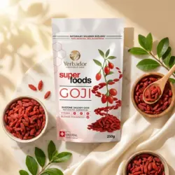 Jagody Goji suszone – 200 g – Źródło Witaminy A, C i E — kompozycja w słonecznym świetle