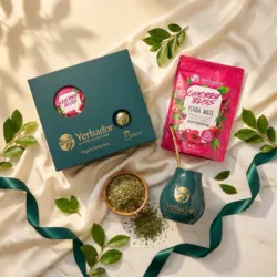 ZESTAW PREZENTOWY YERBA MATE – CHERRY BLISS — kompozycja w słonecznym świetle
