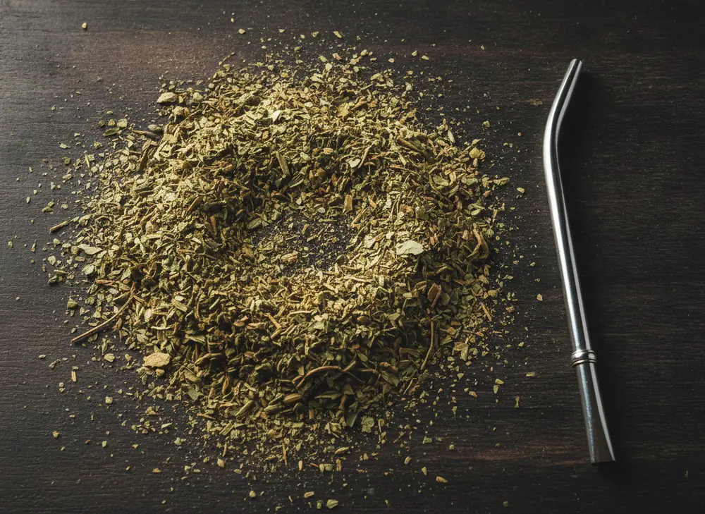 Suszone liście yerba mate – dawkowanie i skutki uboczne przy nadmiarze